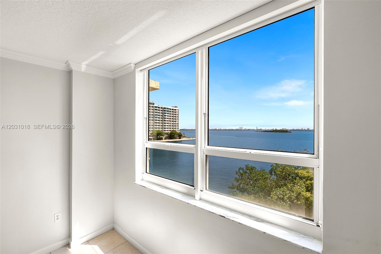 2000 N Bayshore Drive 420 Property Photo 8