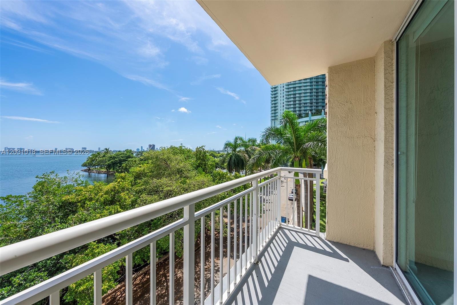 2000 N Bayshore Drive 420 Property Photo 11