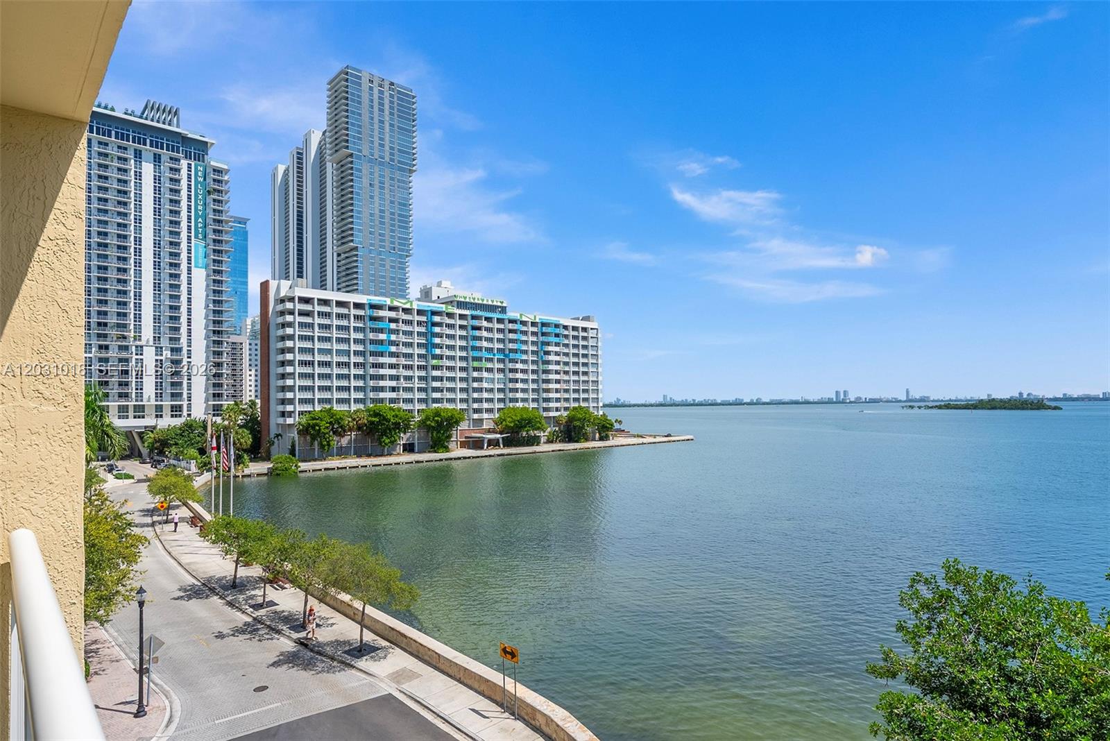 2000 N Bayshore Drive 420 Property Photo 16