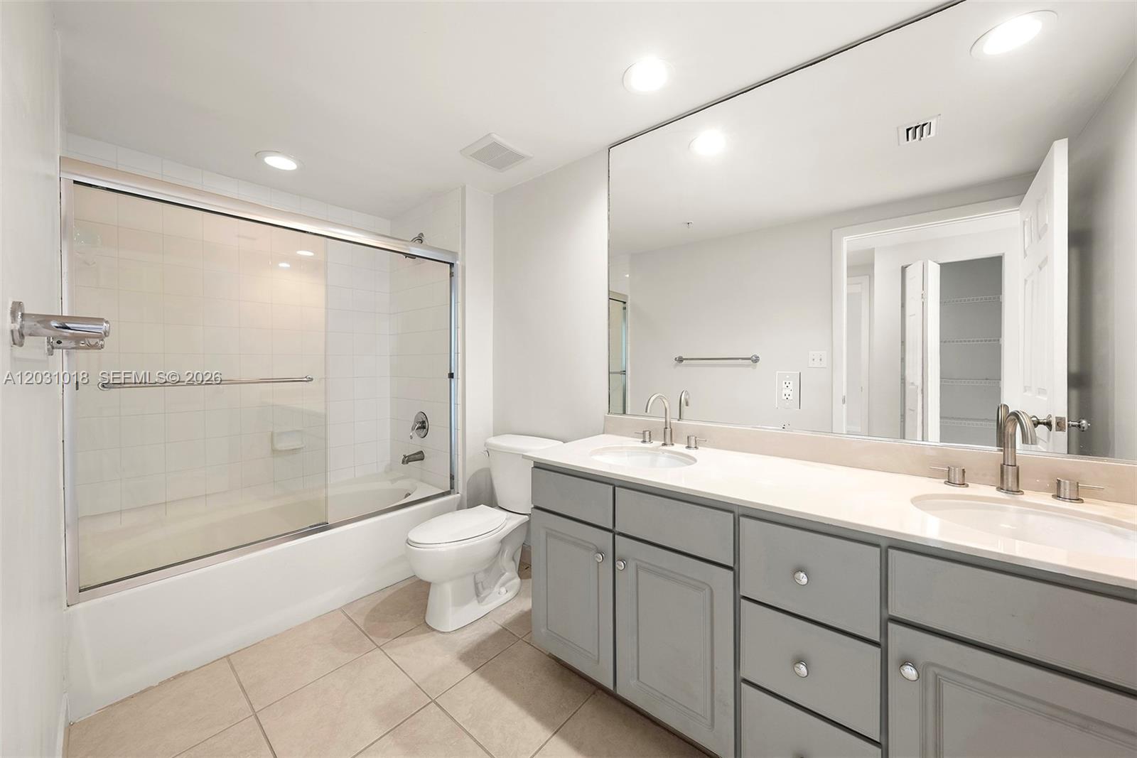 2000 N Bayshore Drive 420 Property Photo 17