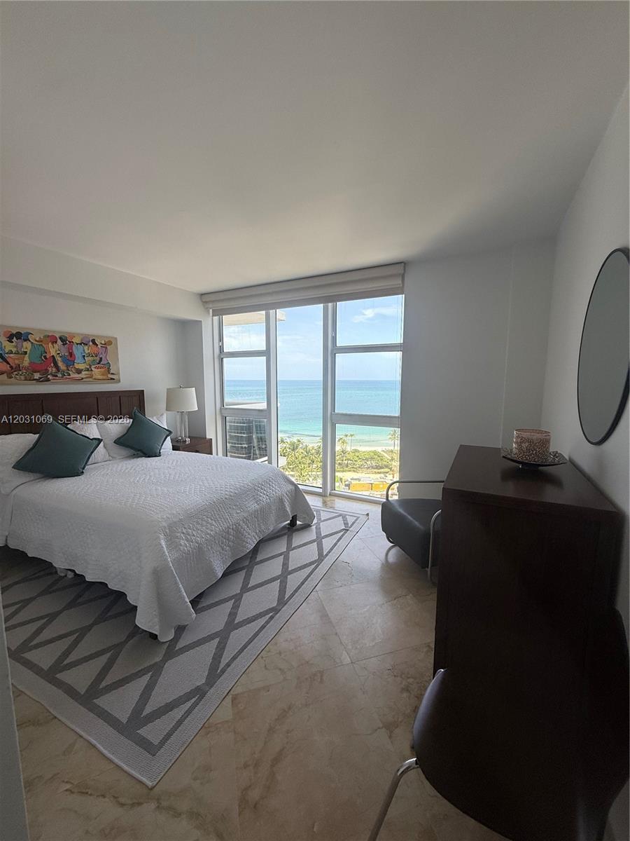 10275 Collins Avenue 1221 Property Photo 4