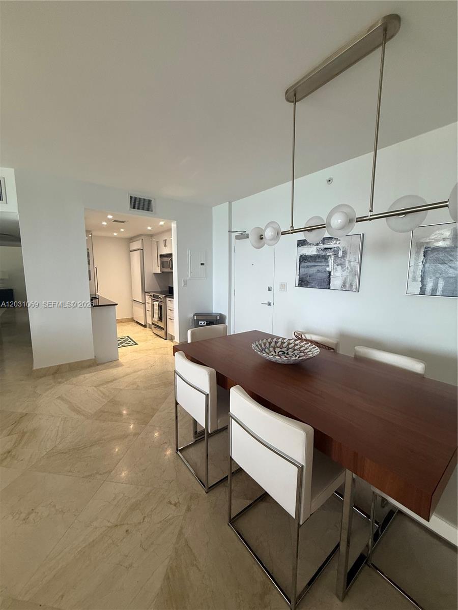 10275 Collins Avenue 1221 Property Photo 10