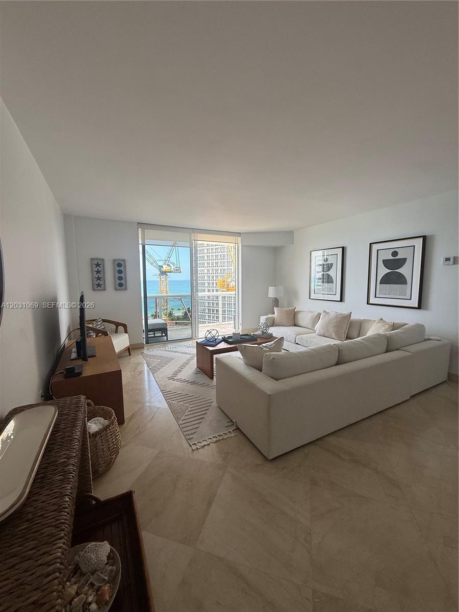 10275 Collins Avenue 1221 Property Photo 12