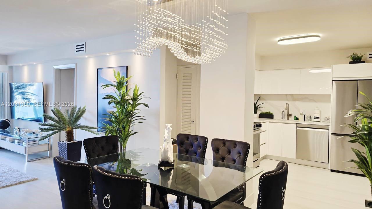 5151 Collins Avenue 726 Property Photo 7