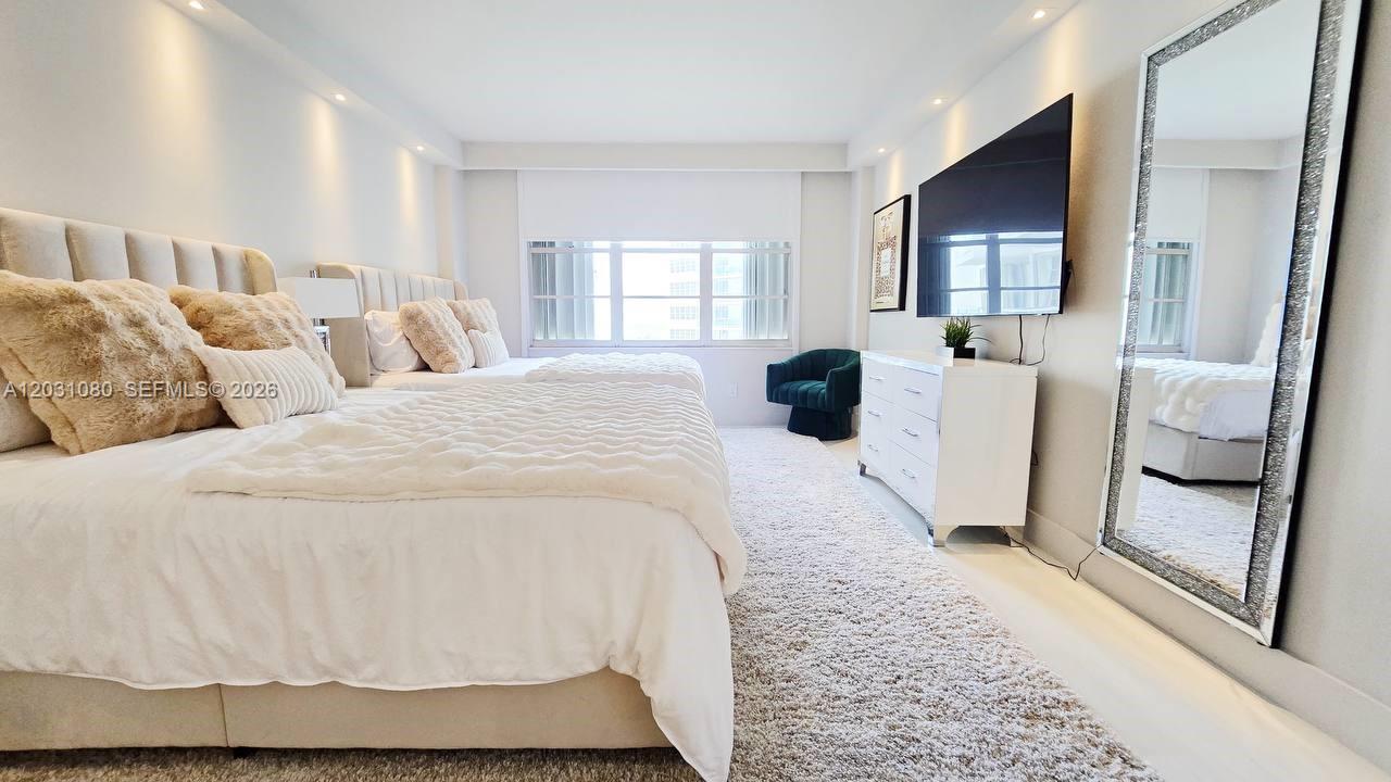 5151 Collins Avenue 726 Property Photo 11