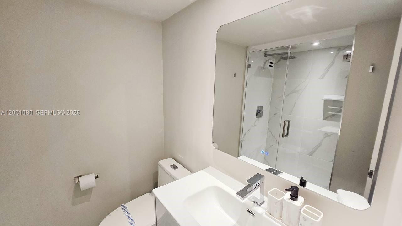 5151 Collins Avenue 726 Property Photo 19