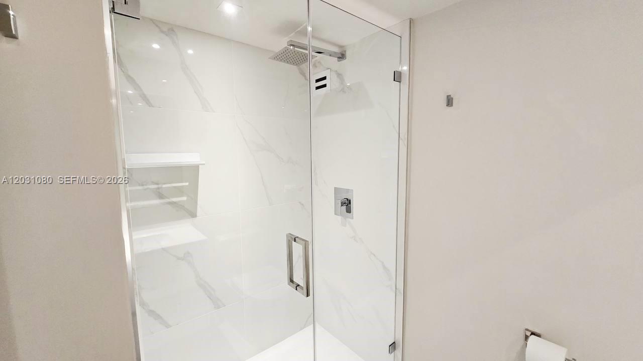 5151 Collins Avenue 726 Property Photo 20