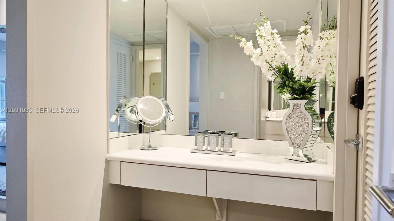 5151 Collins Avenue 726 Property Photo 21
