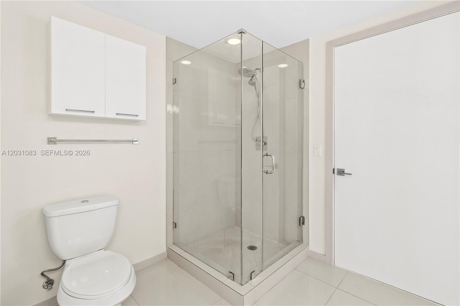 A12031083 Property Photo 3