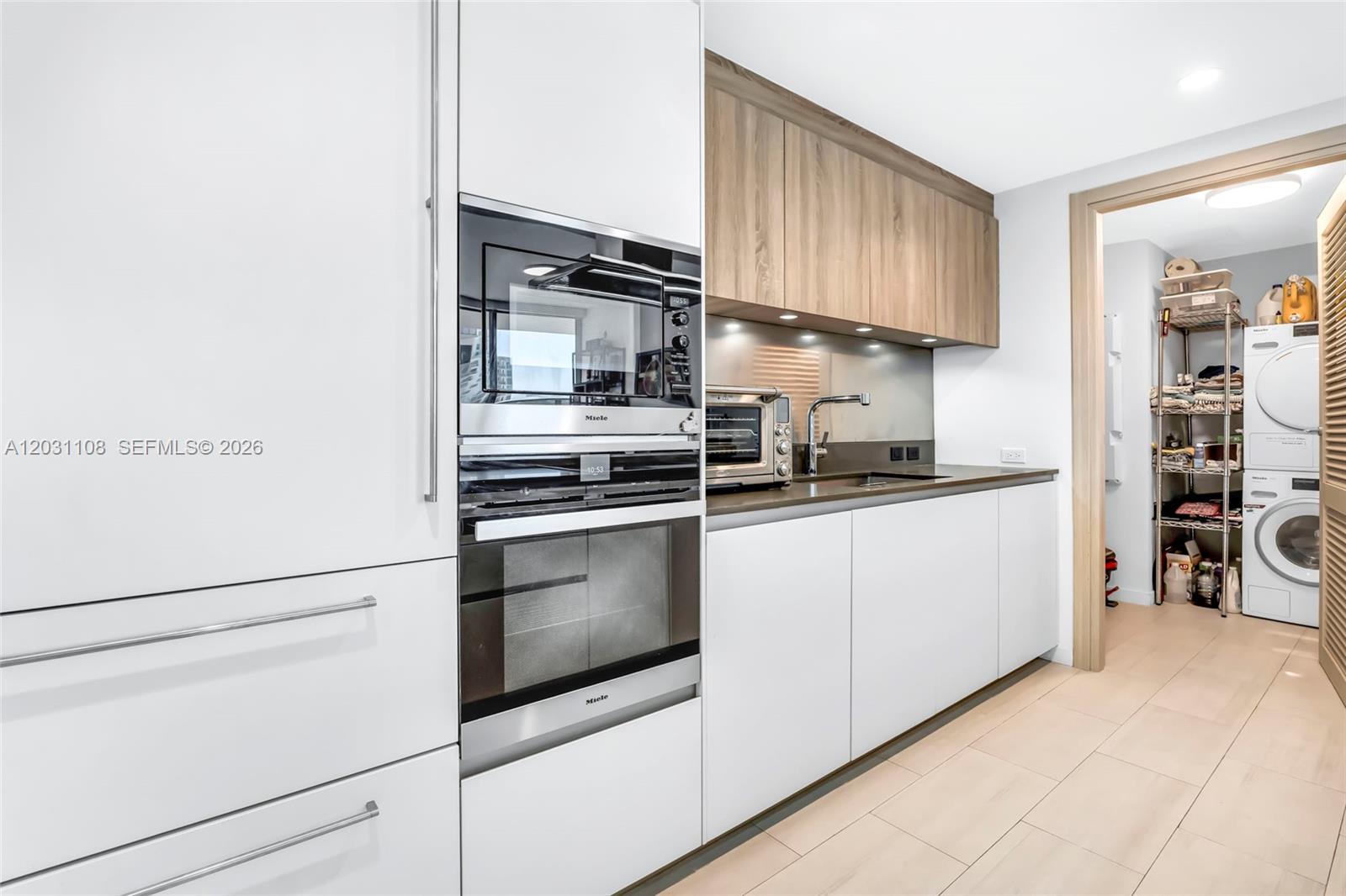 1000 Brickell Plaza 4609 Property Photo 2