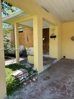 2824 Sw 9th Street Property Photo 4