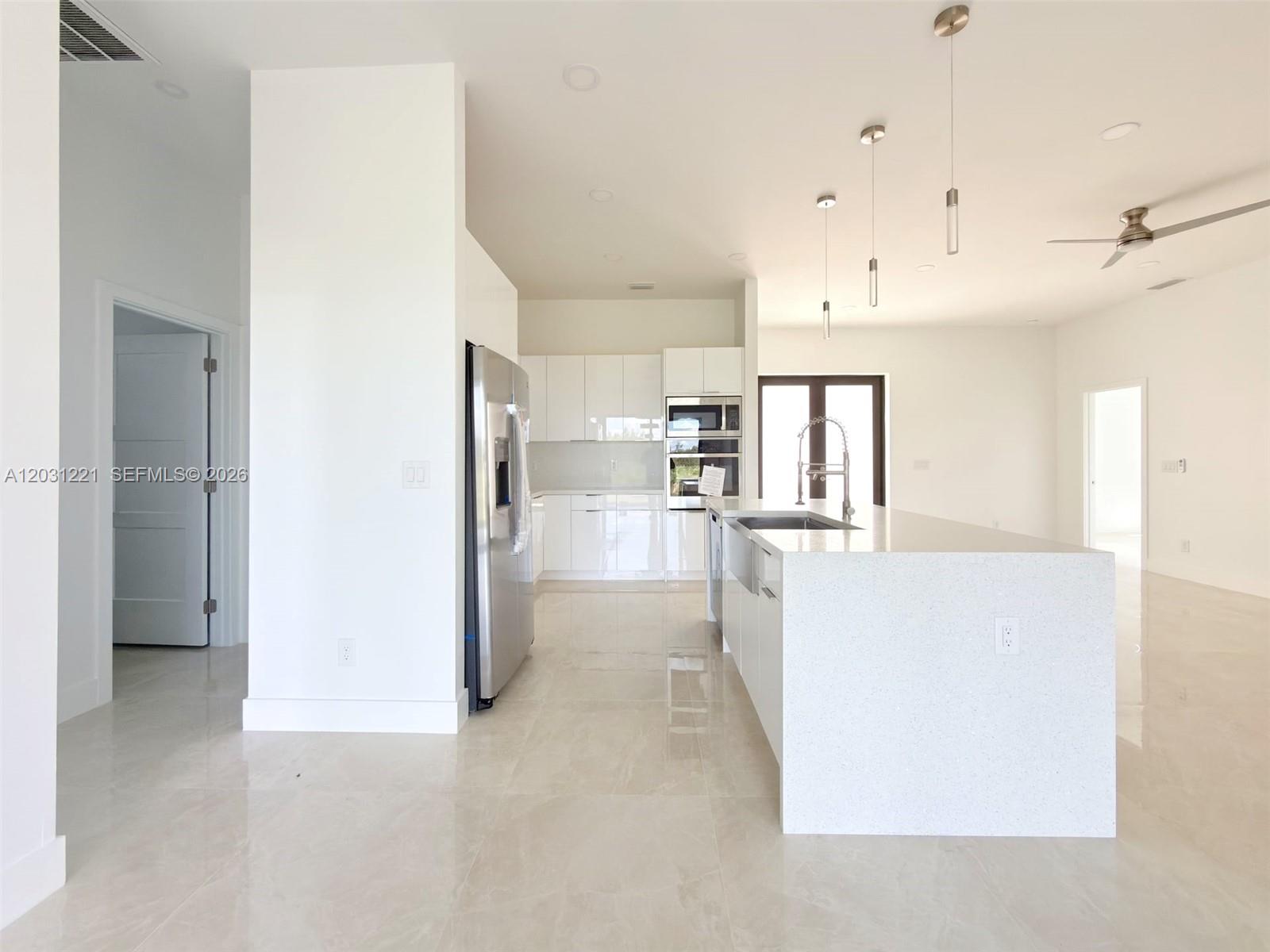 2610 20th W Property Photo 8