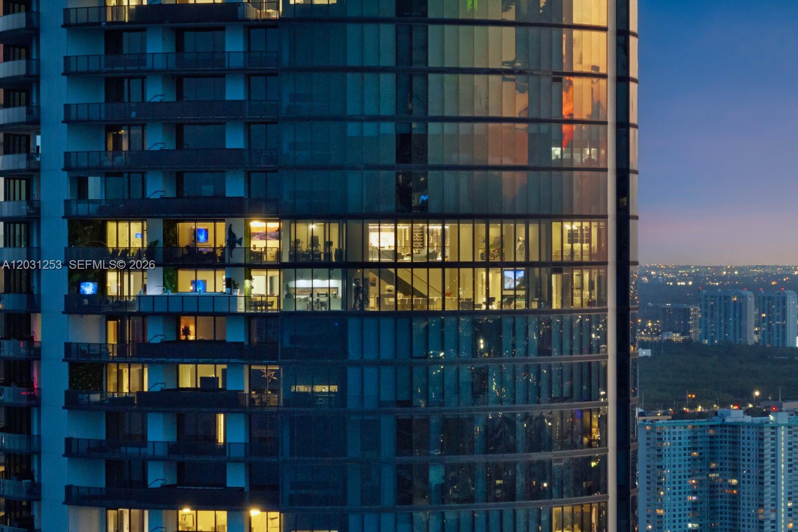 18555 Collins Avenue 4405 Property Photo 9