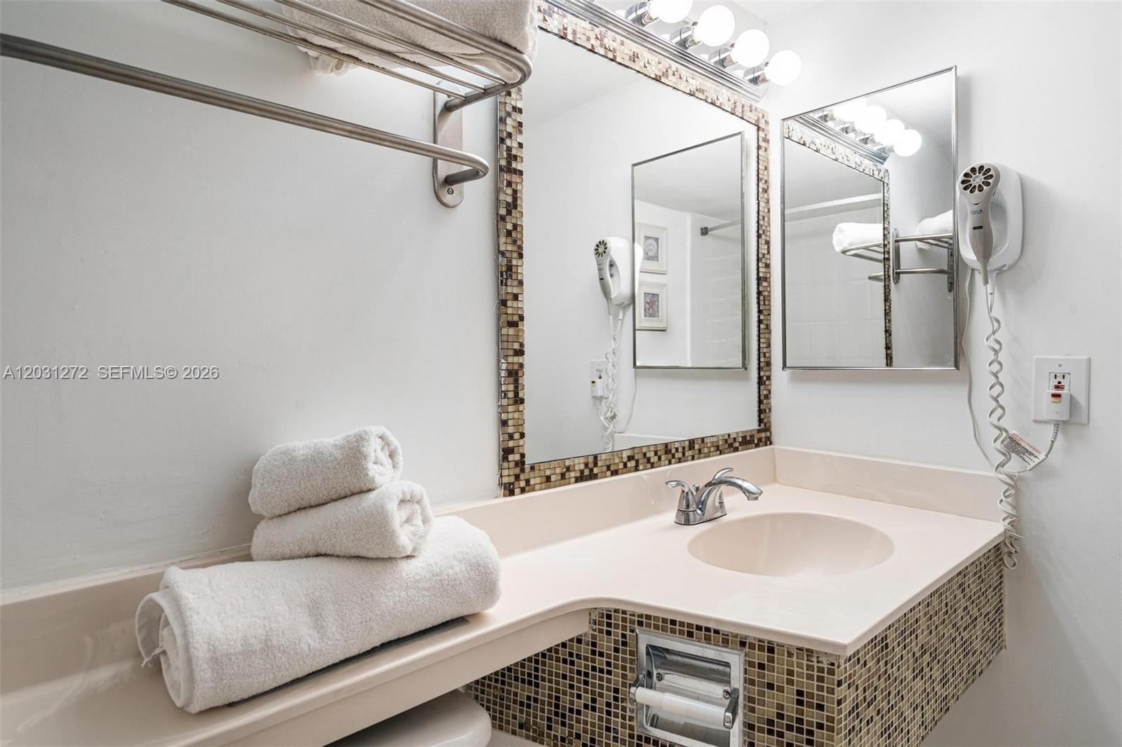 19201 Collins Avenue 104 Property Photo 6