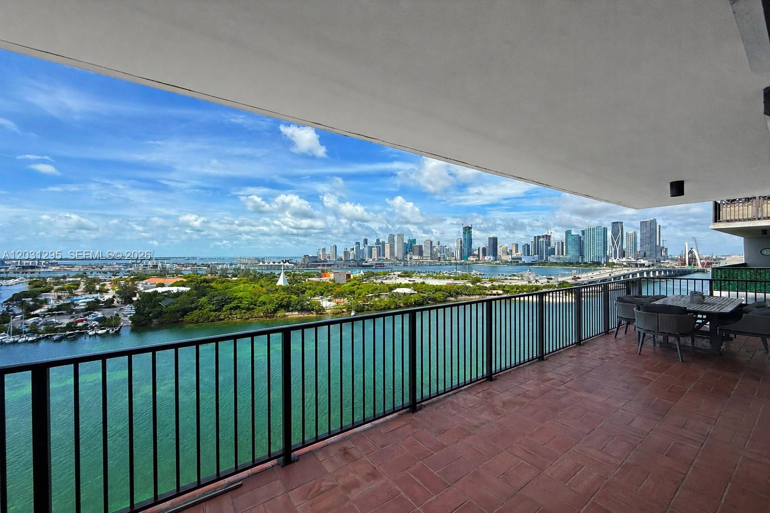 1000 Venetian Way 1703 Property Photo 1