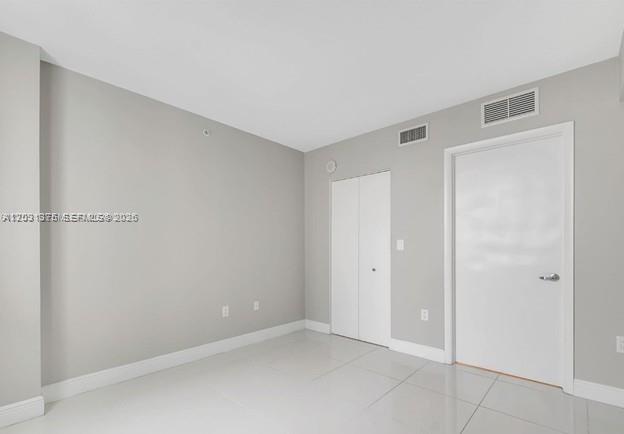 1871 S River Drive 1606 Property Photo 18