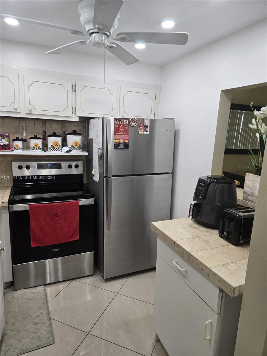 A12031445 Property Photo 22