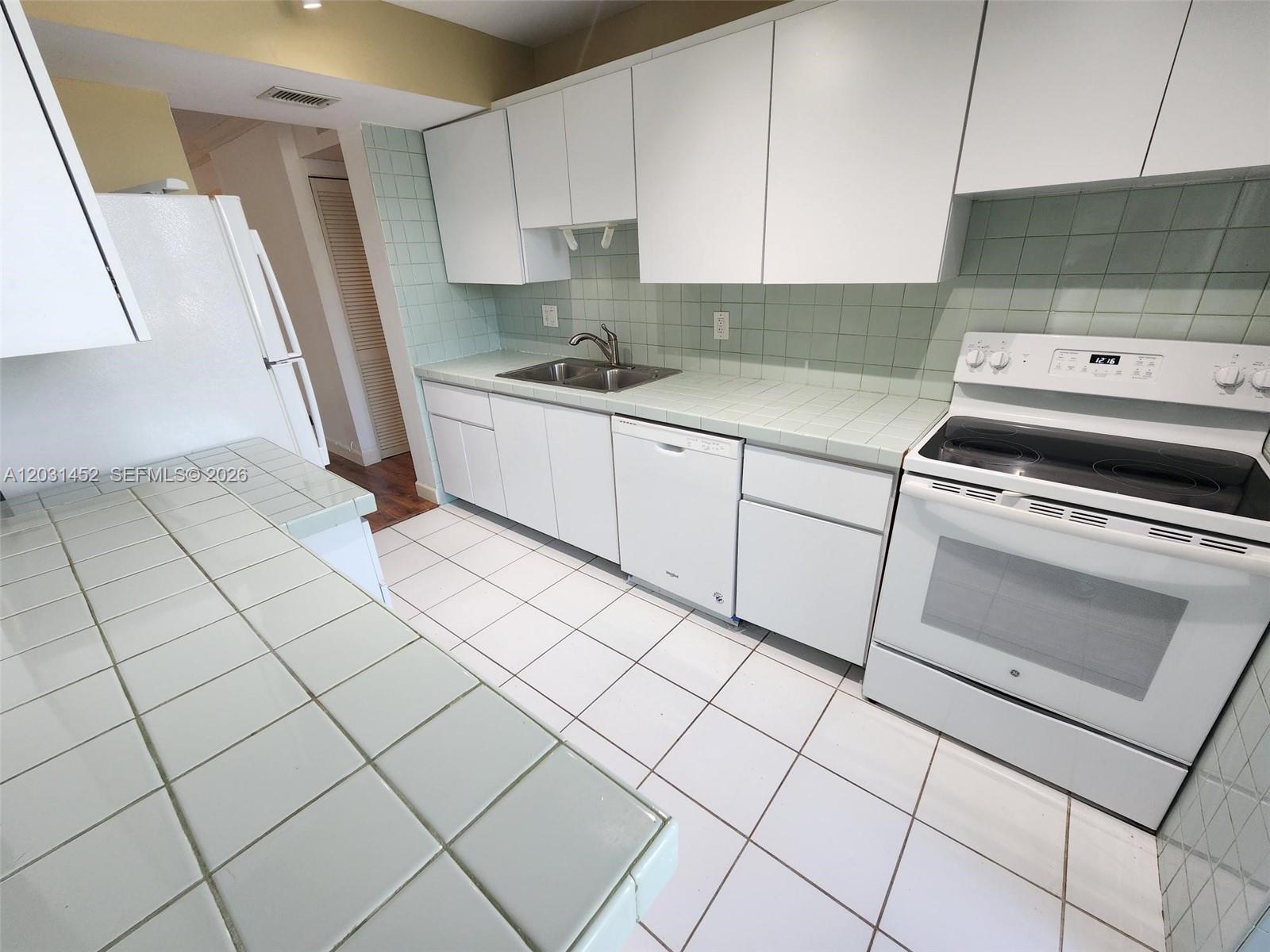 1301 River Reach Drive 106 Property Photo 10