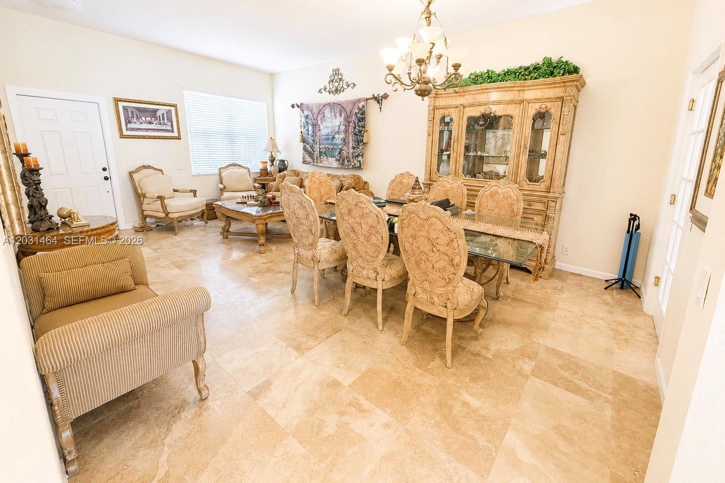 748 Tulip Circle Property Photo 4
