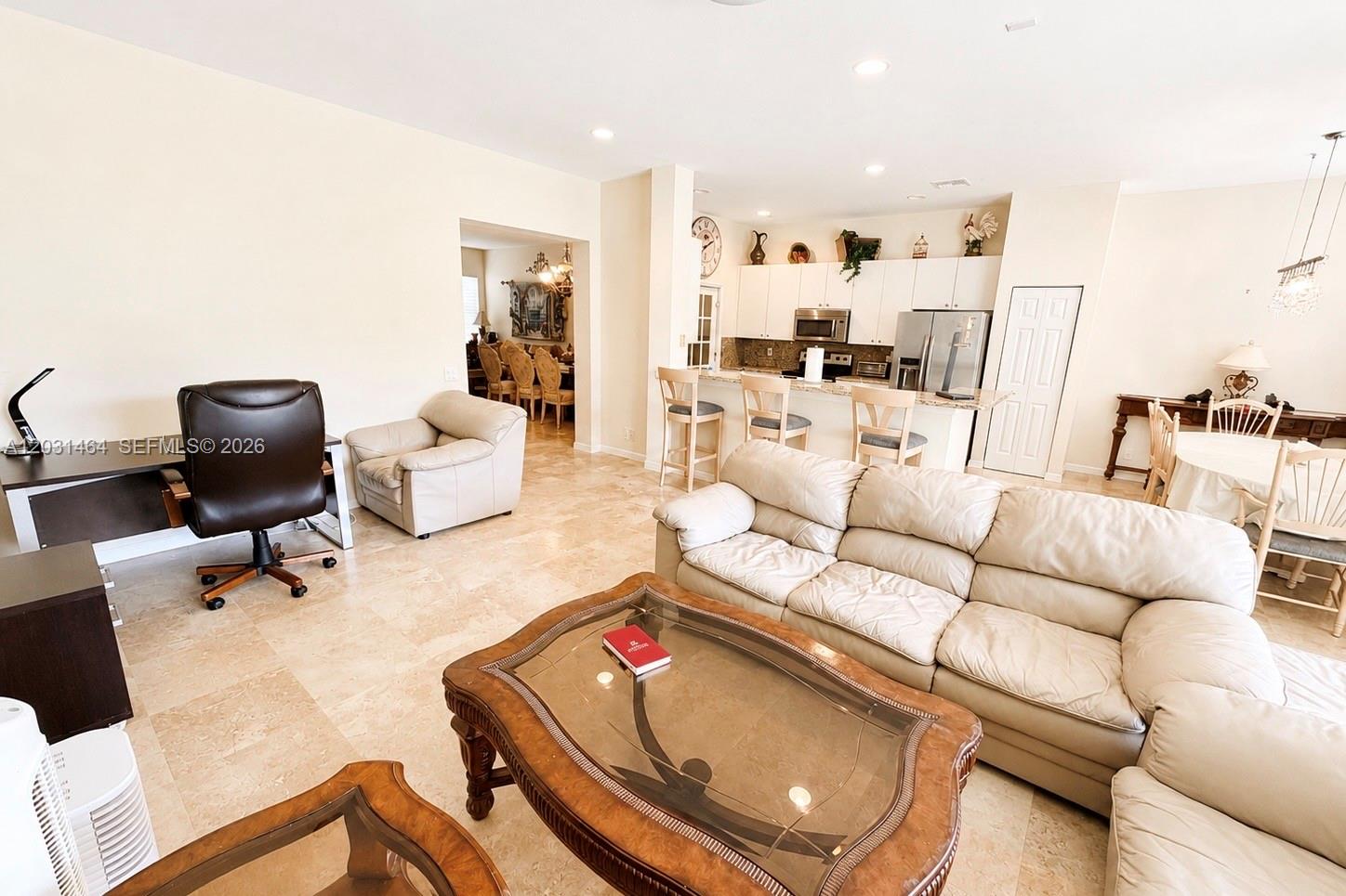 748 Tulip Circle Property Photo 7