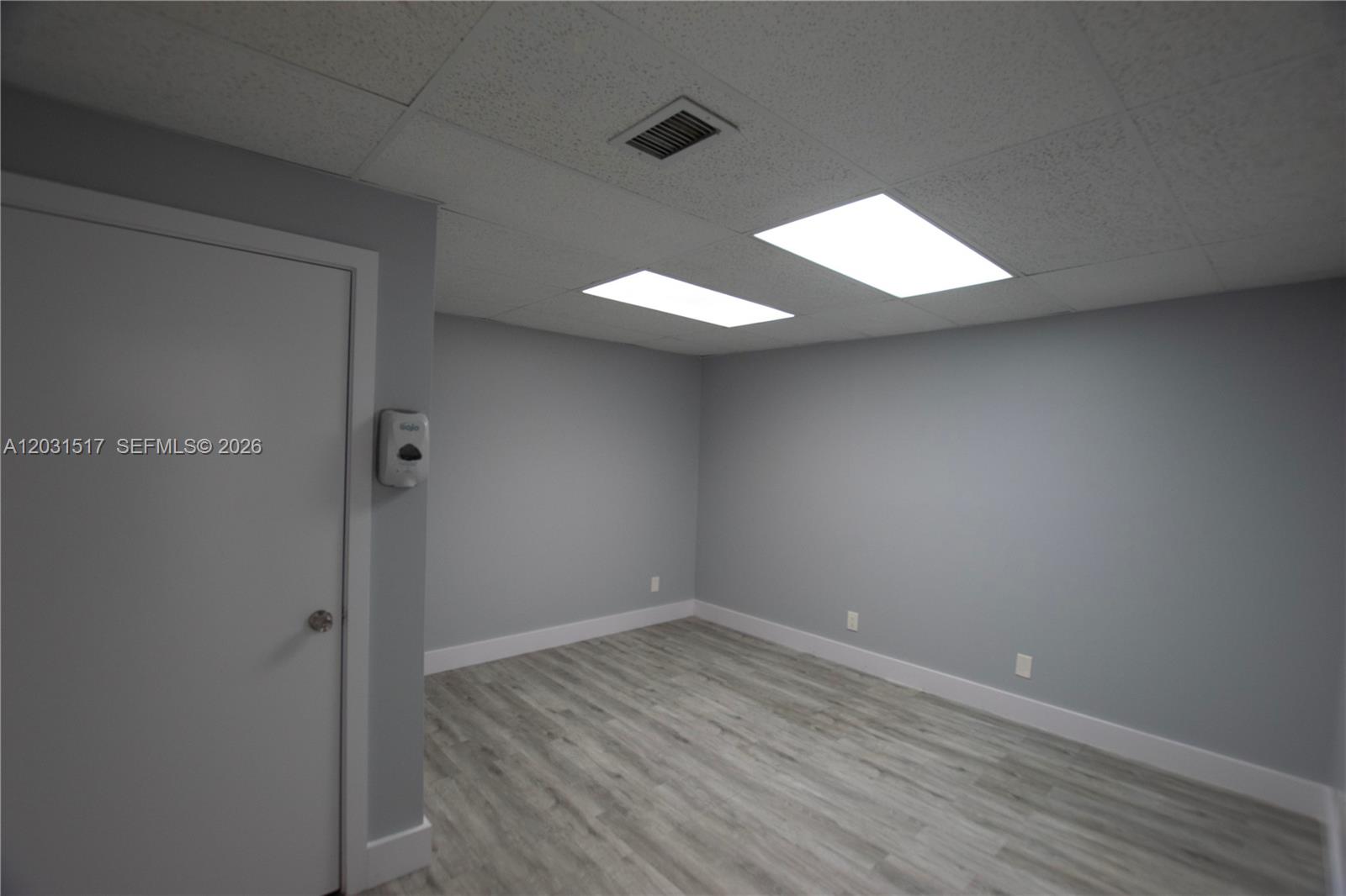 A12031517 Property Photo 2