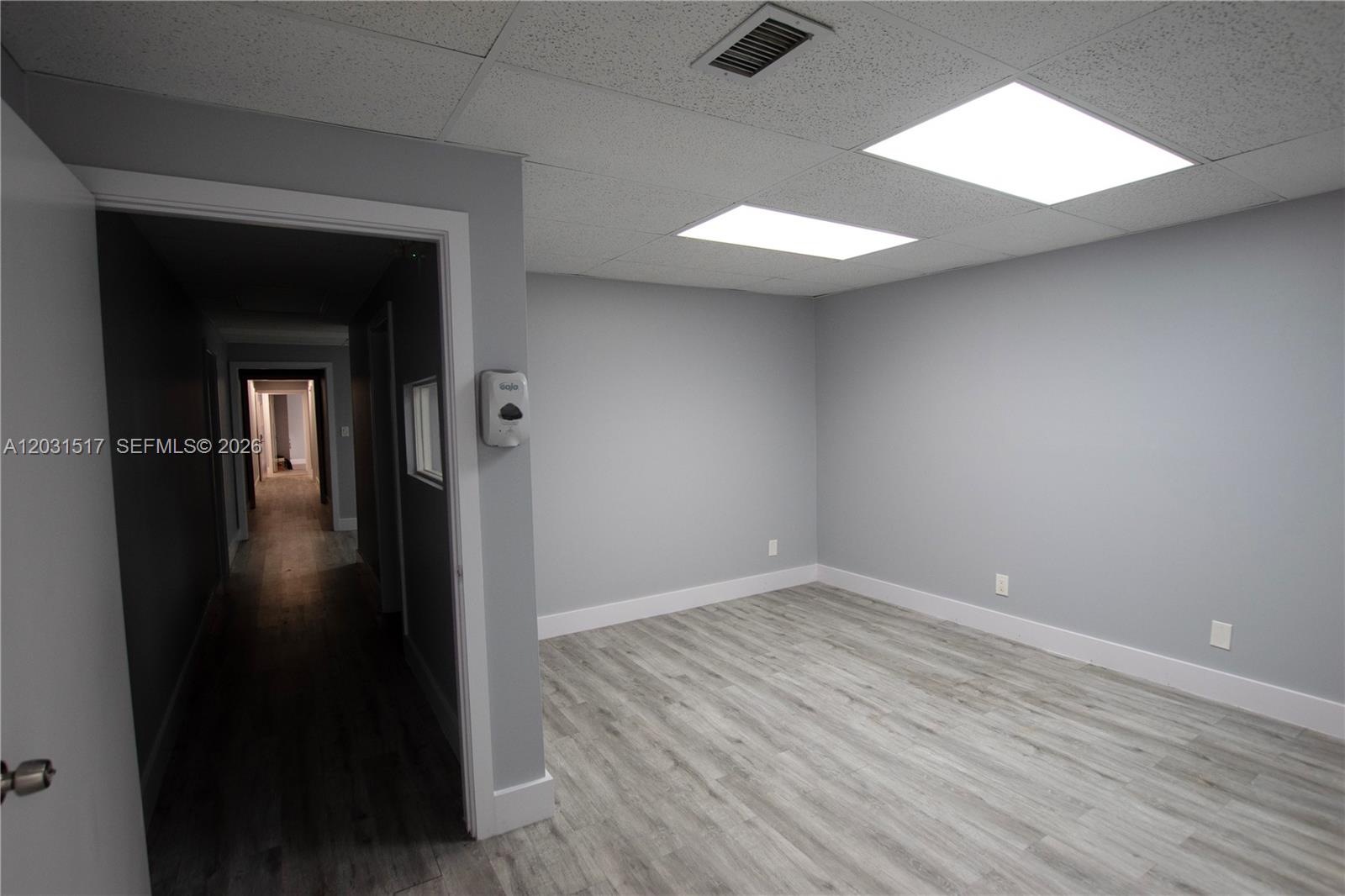 A12031517 Property Photo 3