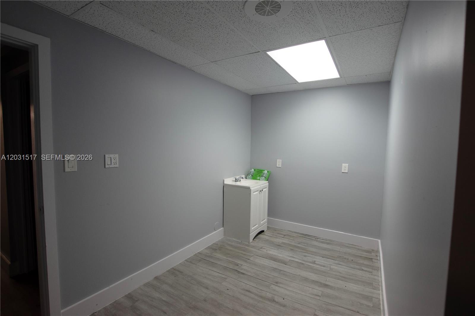 A12031517 Property Photo 6