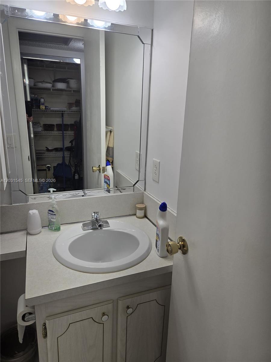 A12031545 Property Photo 24
