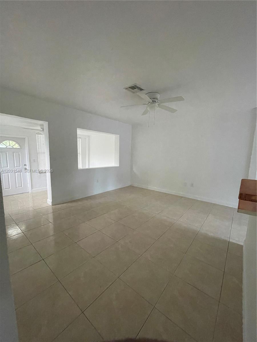 420 Sw 25th Avenue Property Photo 3