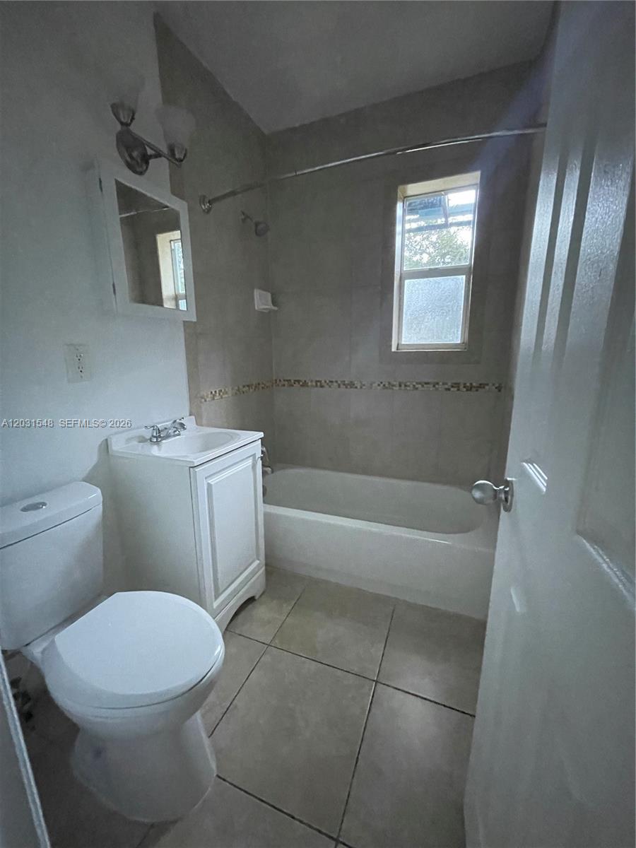 420 Sw 25th Avenue Property Photo 4