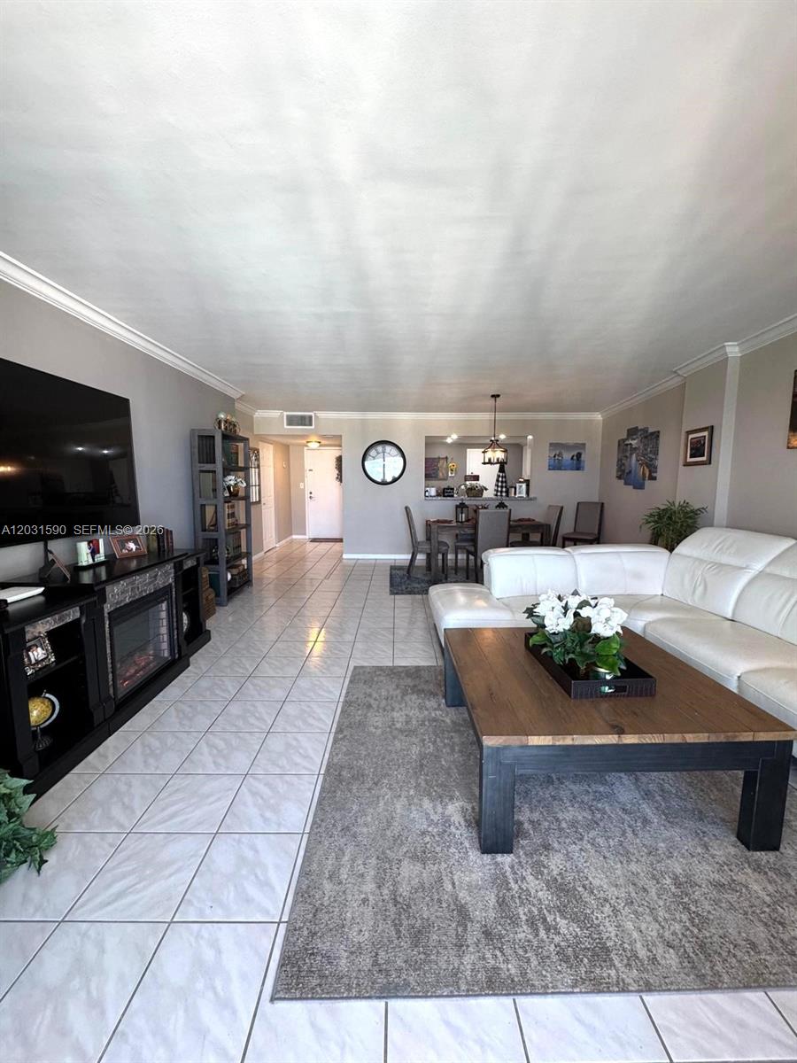 3800 S Ocean Drive 1816 (available Now) Property Photo 5