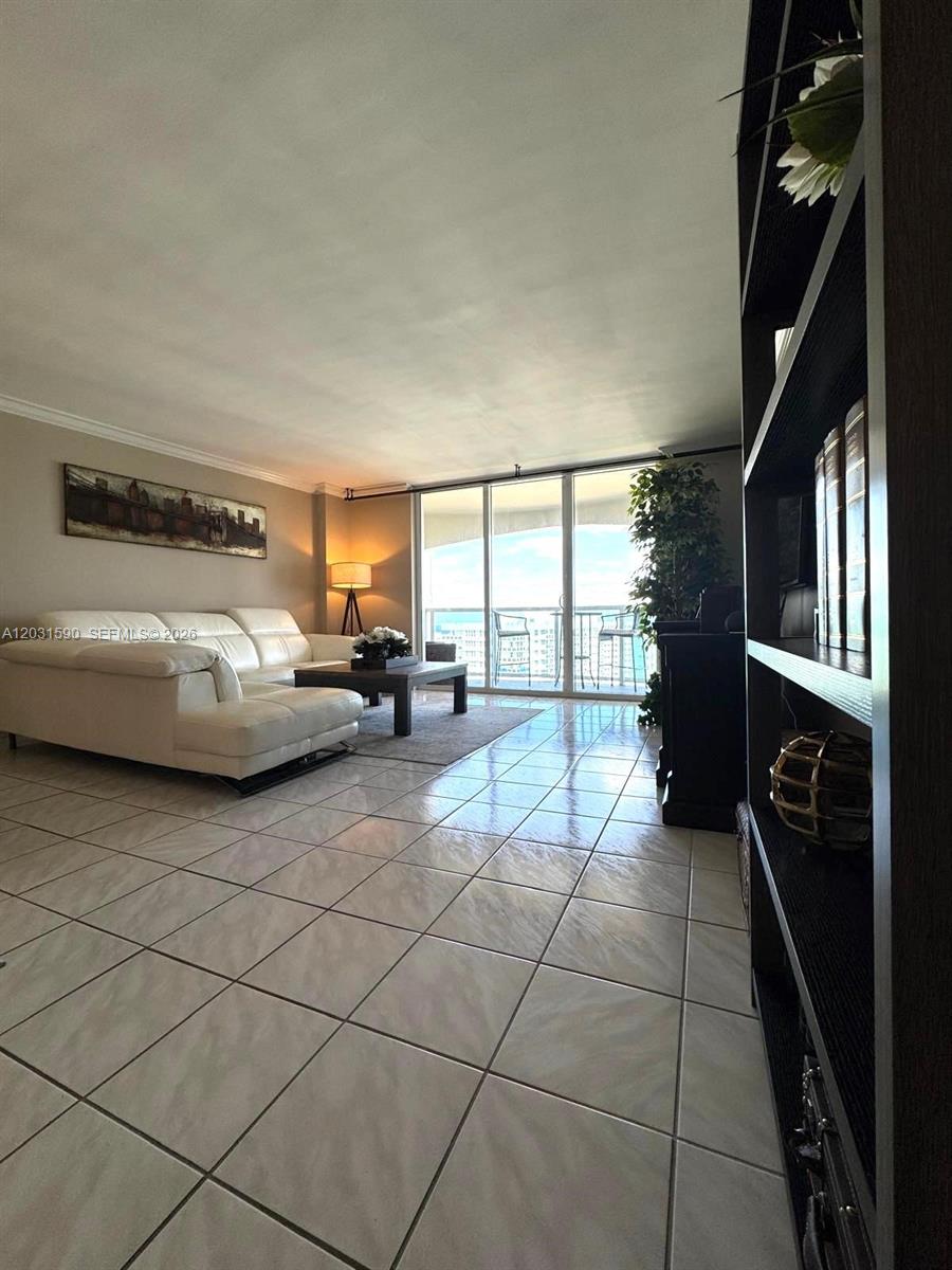 3800 S Ocean Drive 1816 (available Now) Property Photo 6