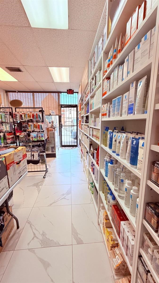 Beauty Supply Store Property Photo 2