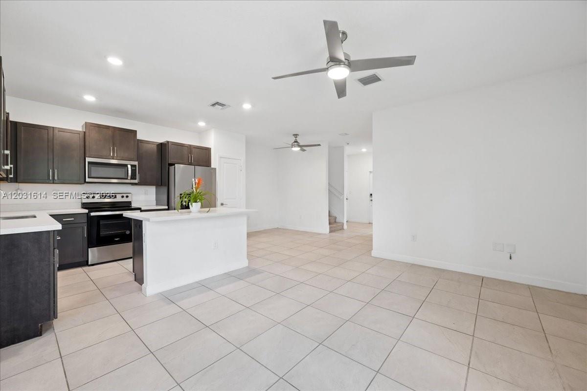 A12031614 Property Photo 6