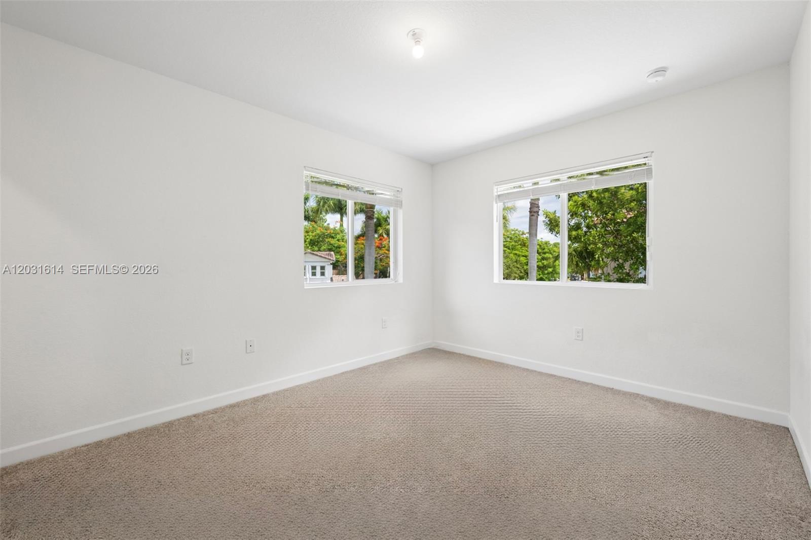 A12031614 Property Photo 10
