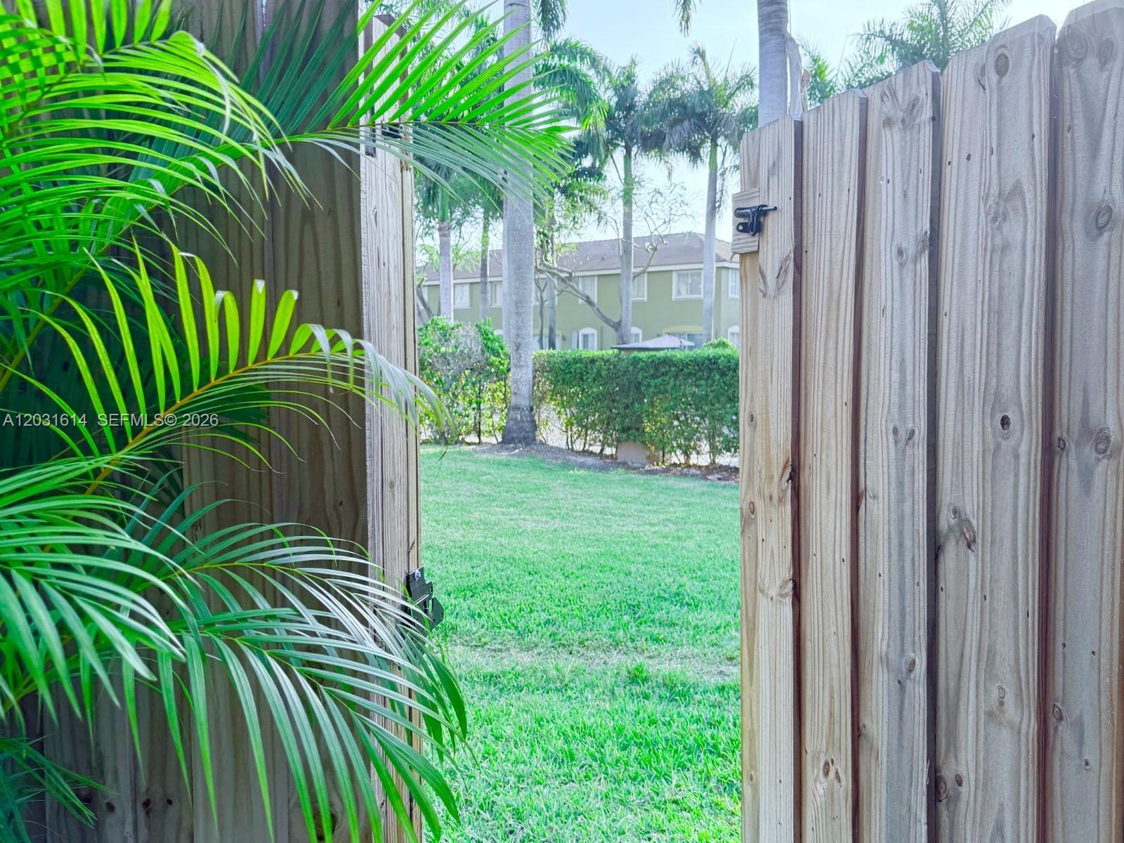 A12031614 Property Photo 17