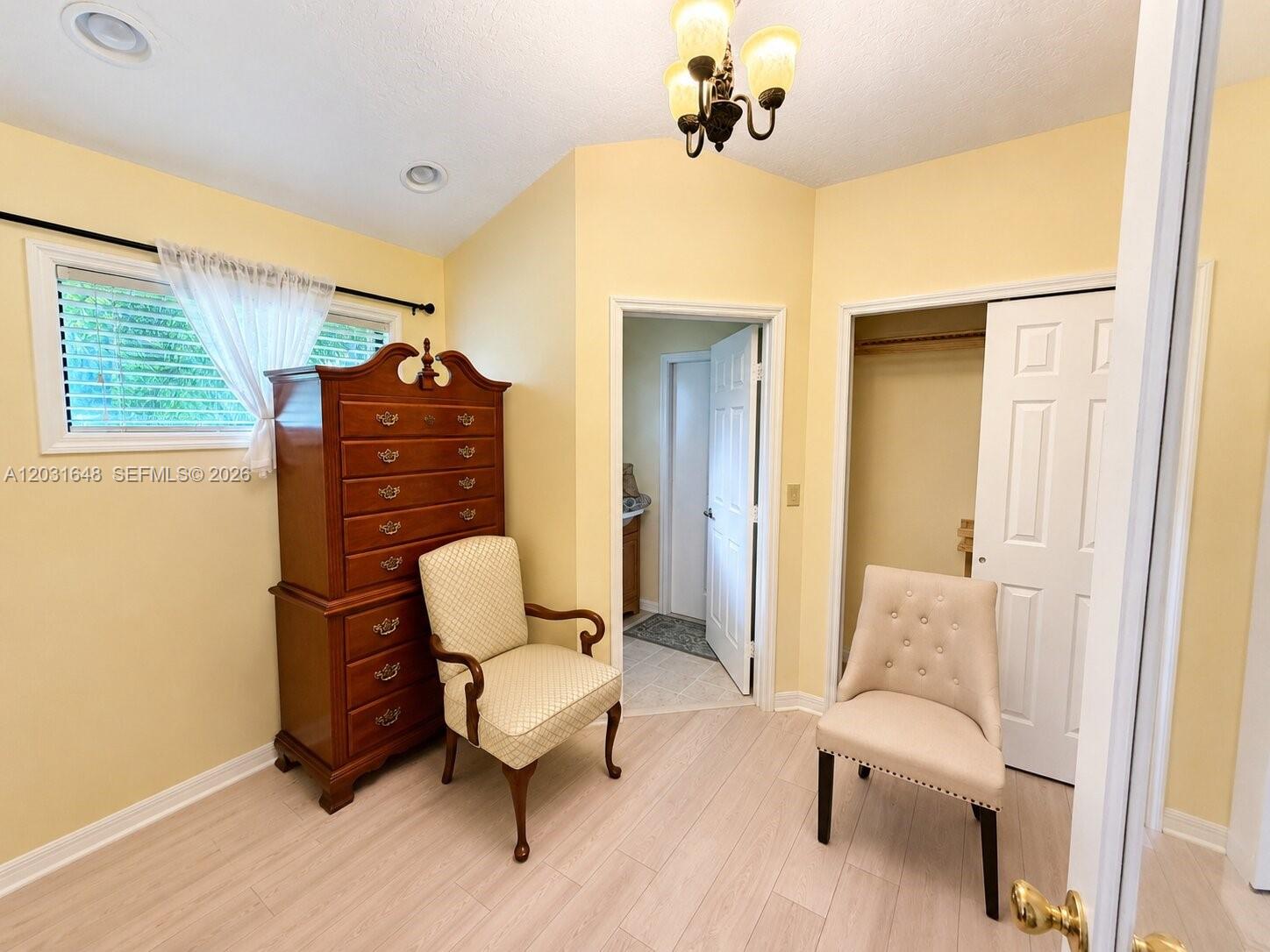 1401 W 56th Square Property Photo 10