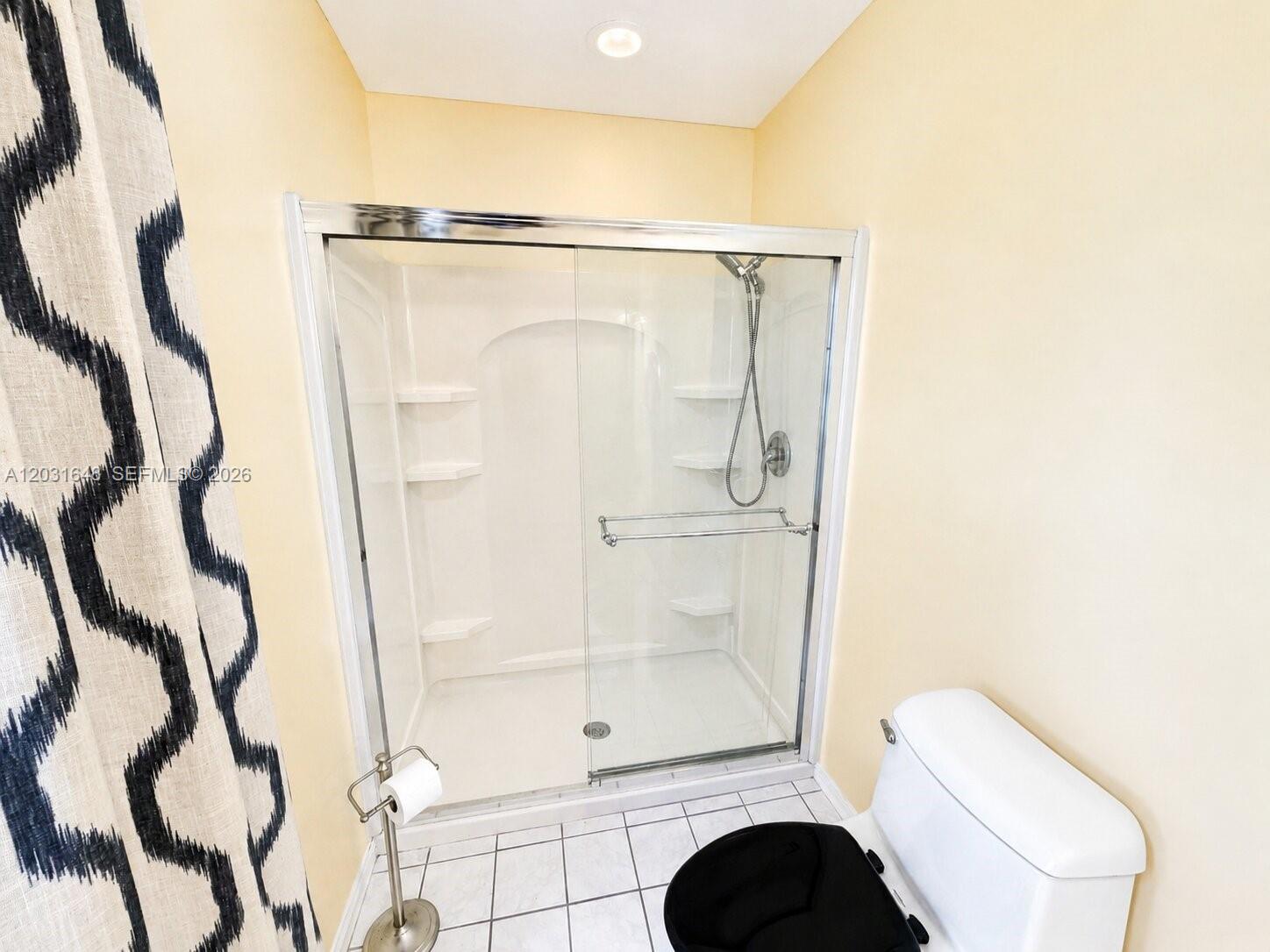 1401 W 56th Square Property Photo 13