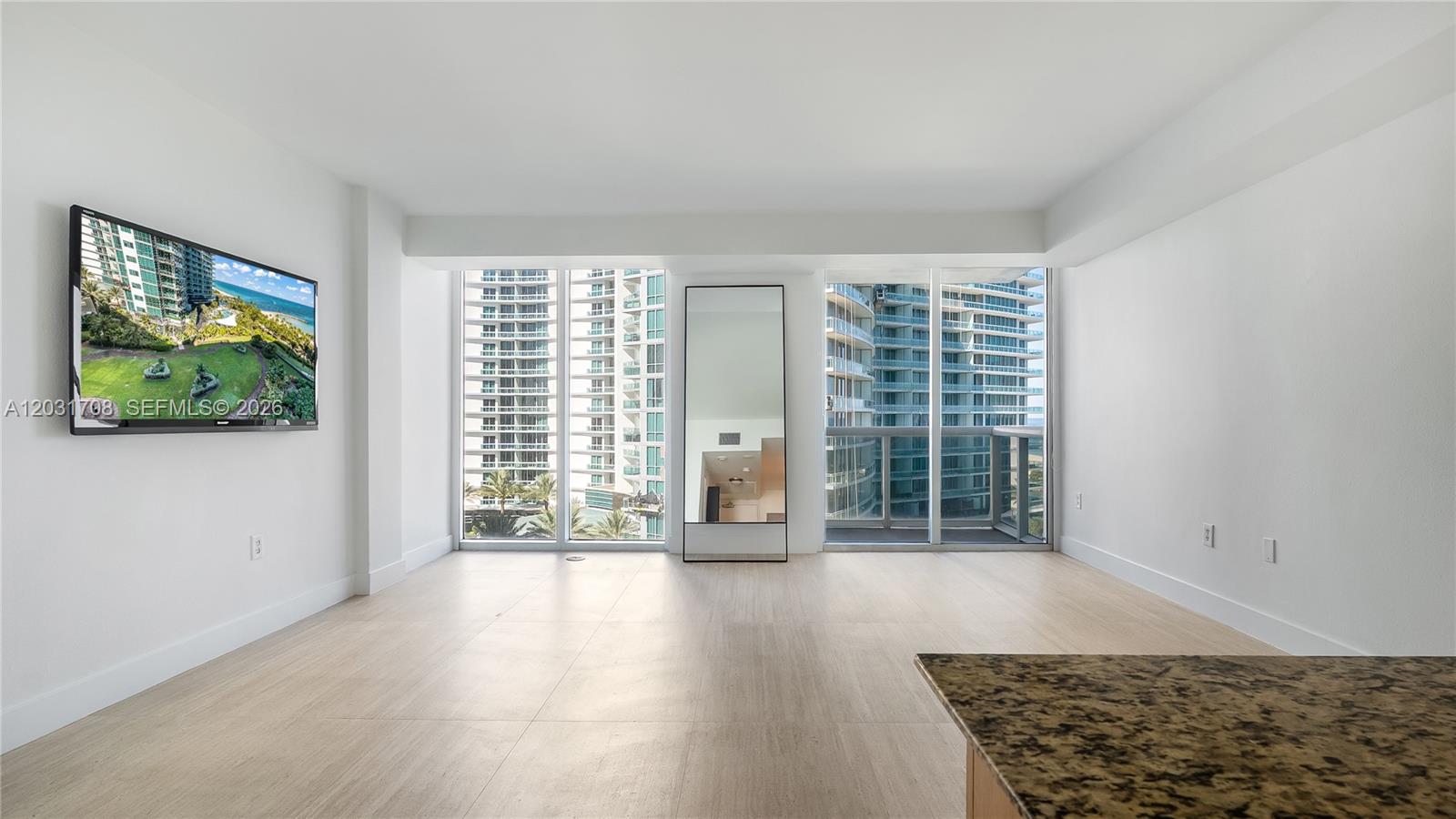 10275 Collins Avenue 905 Property Photo 5
