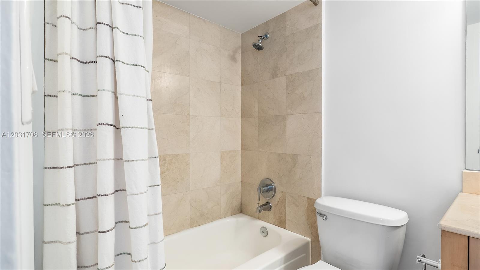 10275 Collins Avenue 905 Property Photo 12