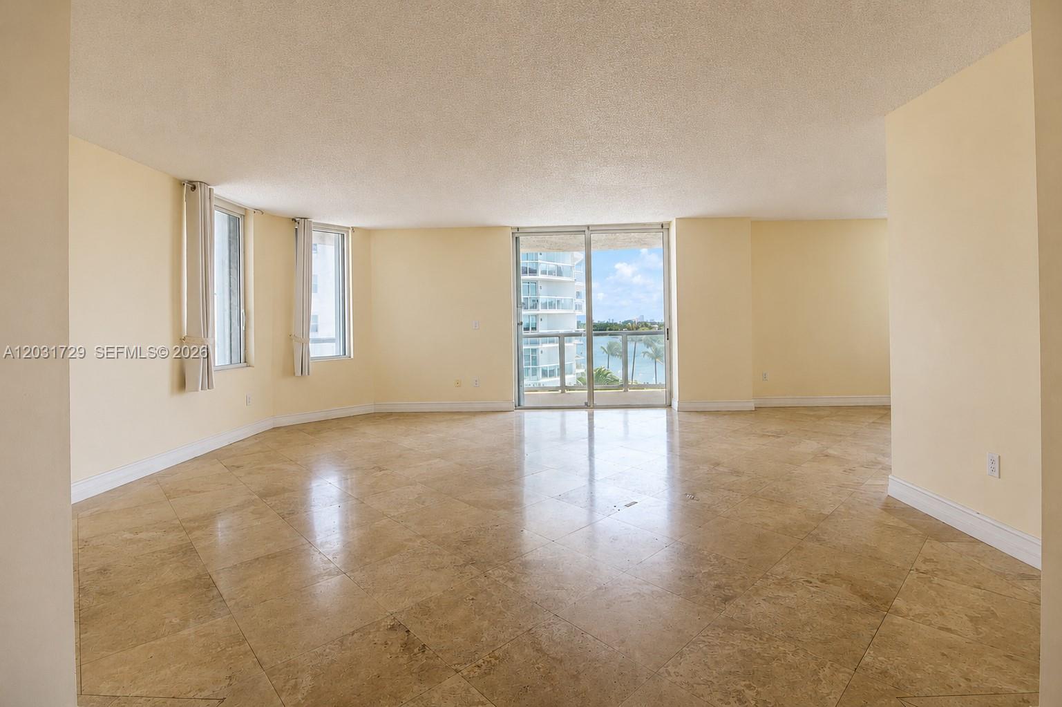 5900 Collins Avenue 601 Property Photo 2