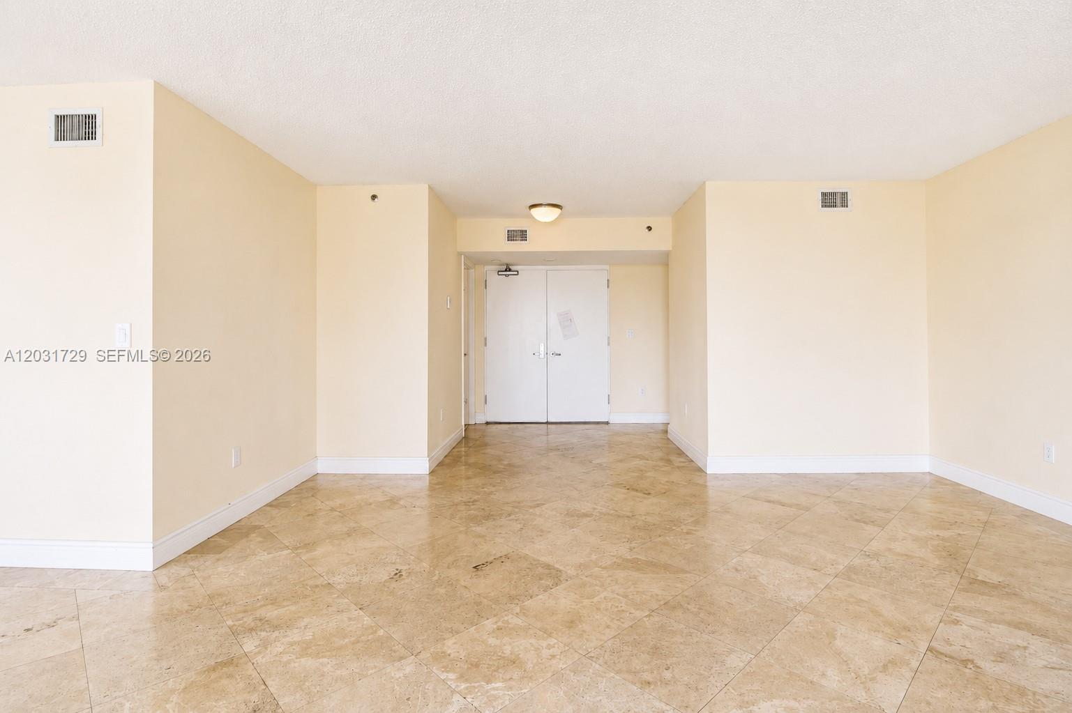 5900 Collins Avenue 601 Property Photo 4