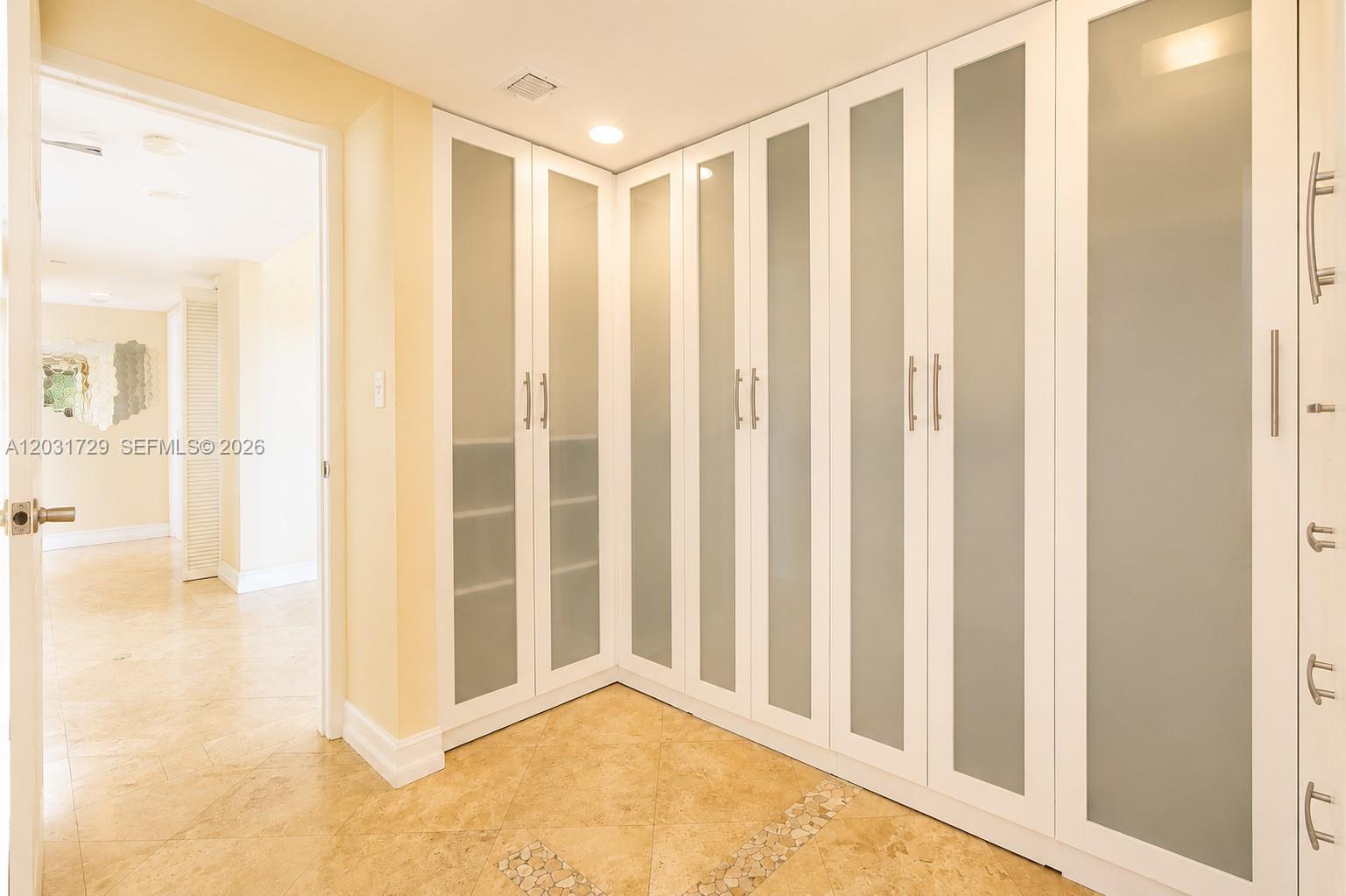 5900 Collins Avenue 601 Property Photo 15