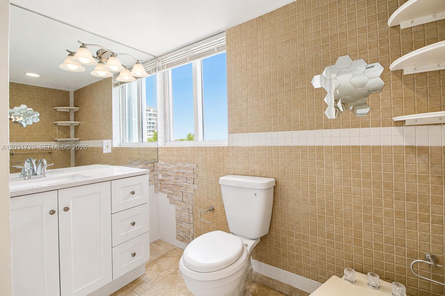 5900 Collins Avenue 601 Property Photo 18
