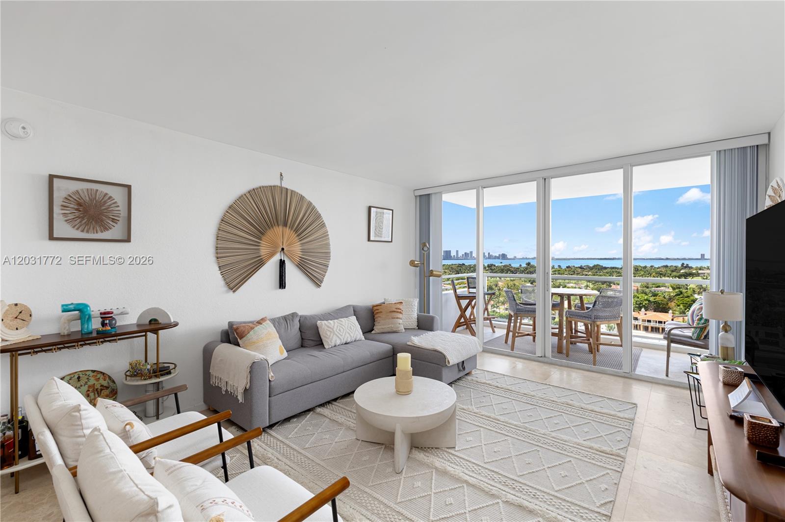 5600 Collins Avenue 14r Property Photo 3