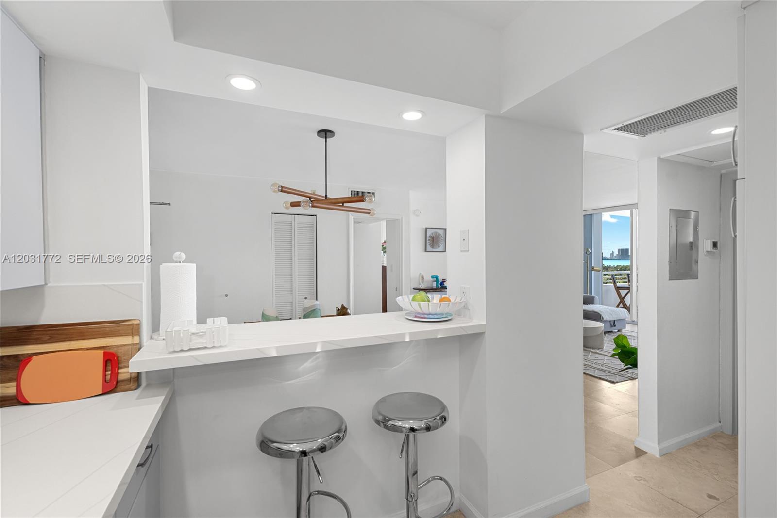 5600 Collins Avenue 14r Property Photo 14