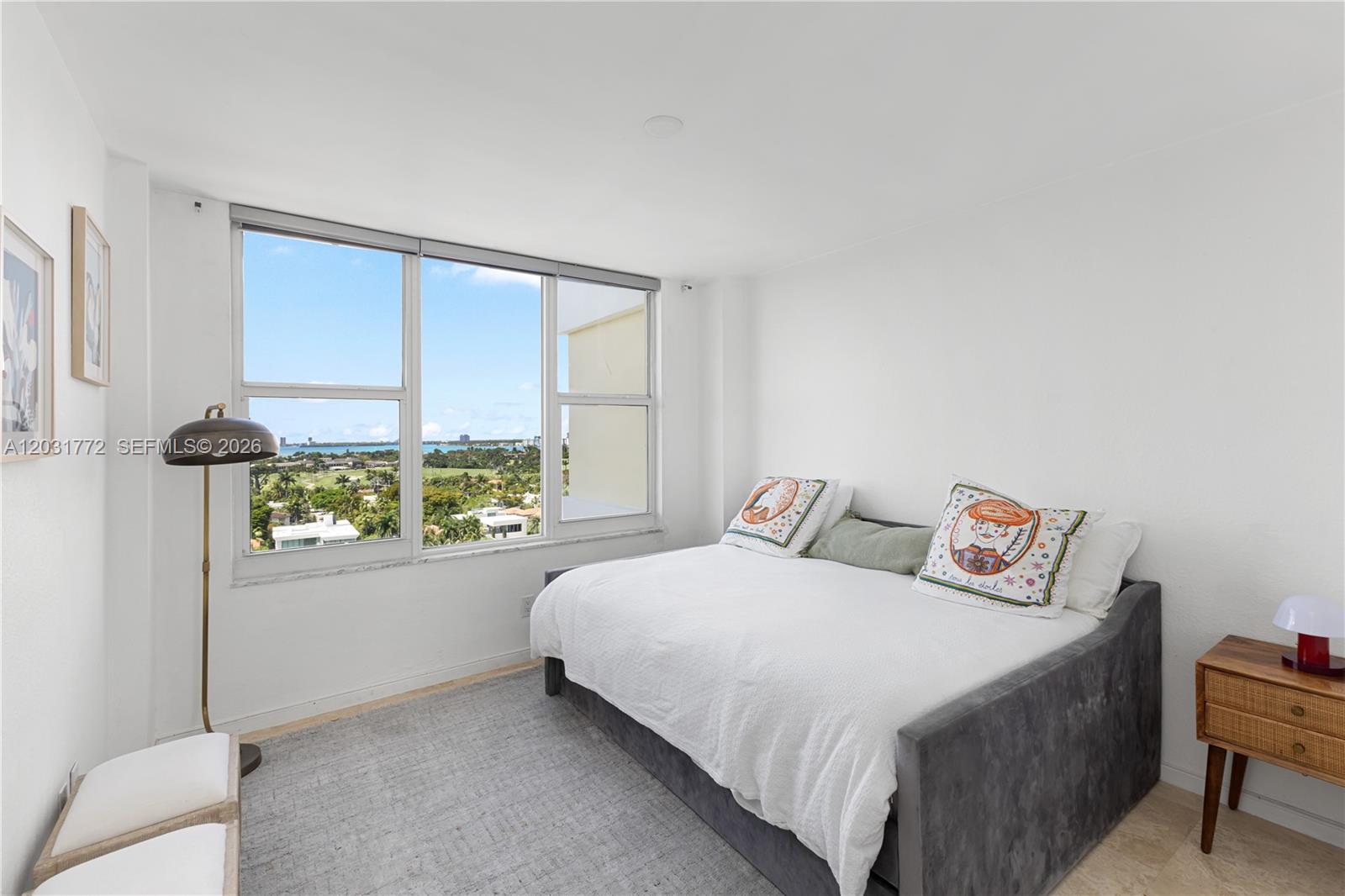 5600 Collins Avenue 14r Property Photo 19