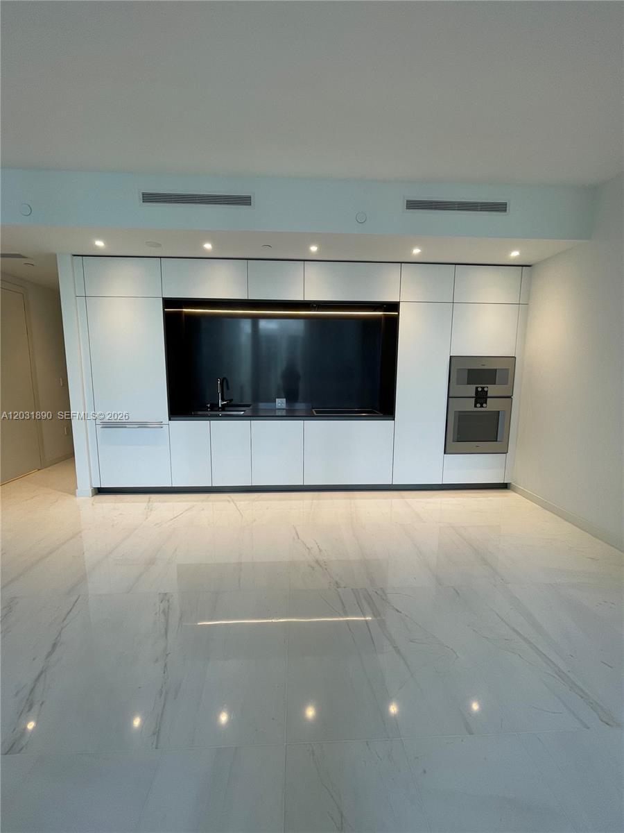 300 Biscayne Blvd Way 2008 Property Photo 4