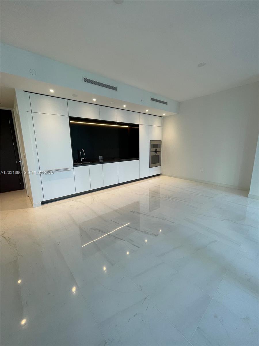 300 Biscayne Blvd Way 2008 Property Photo 5