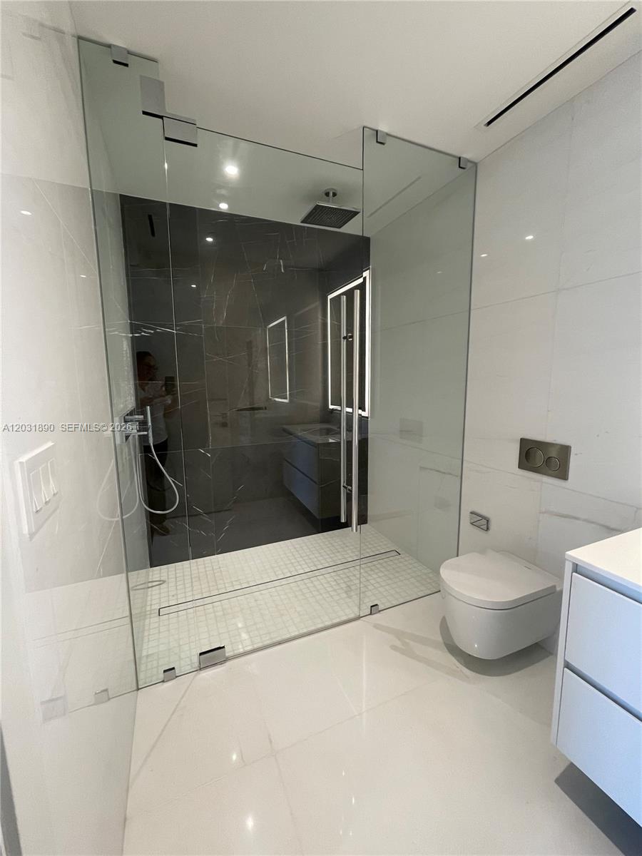300 Biscayne Blvd Way 2008 Property Photo 11